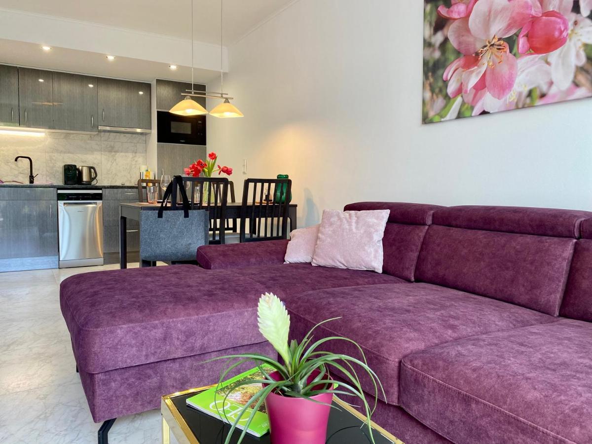 Lilie Appartement In Heviz Mit Tiefgarage, New And Modern Exterior photo