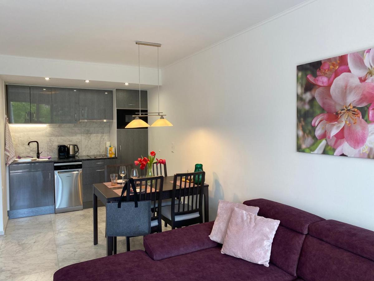 Lilie Appartement In Heviz Mit Tiefgarage, New And Modern Exterior photo